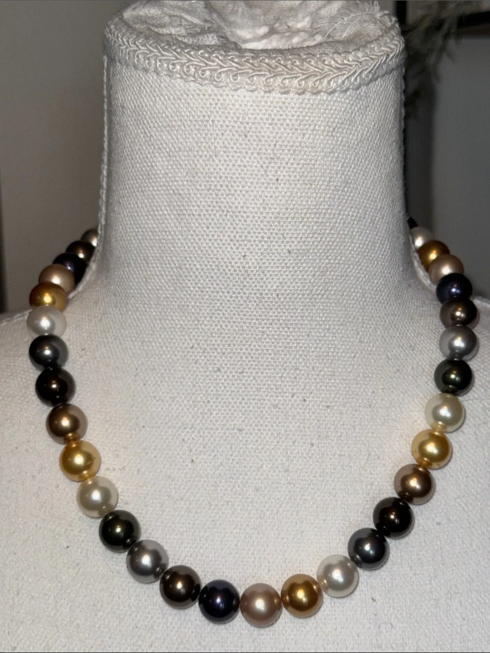 Multicolor Pearl Necklace - Elegant Round Pearl Strand